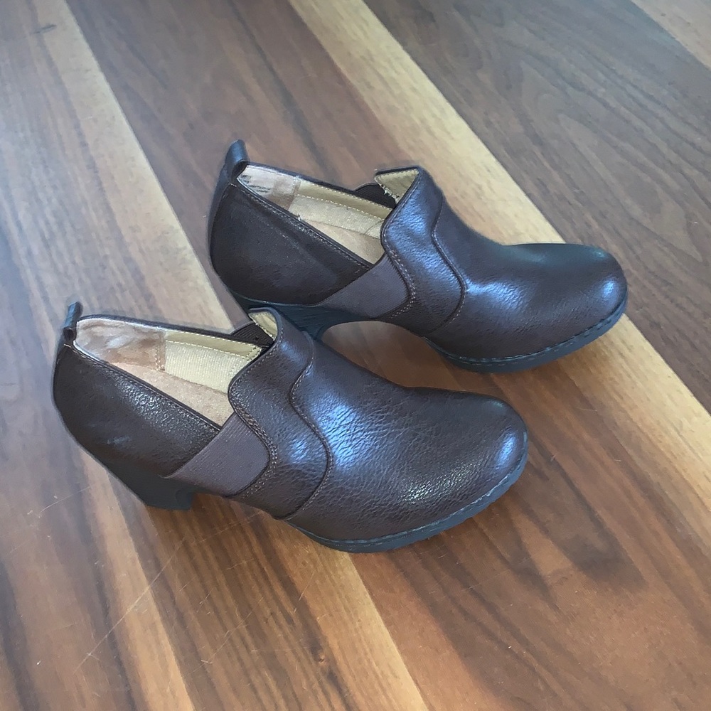 croft & barrow Dark Brown Leather Heeled Ankle Booties - Picture 3 of 4